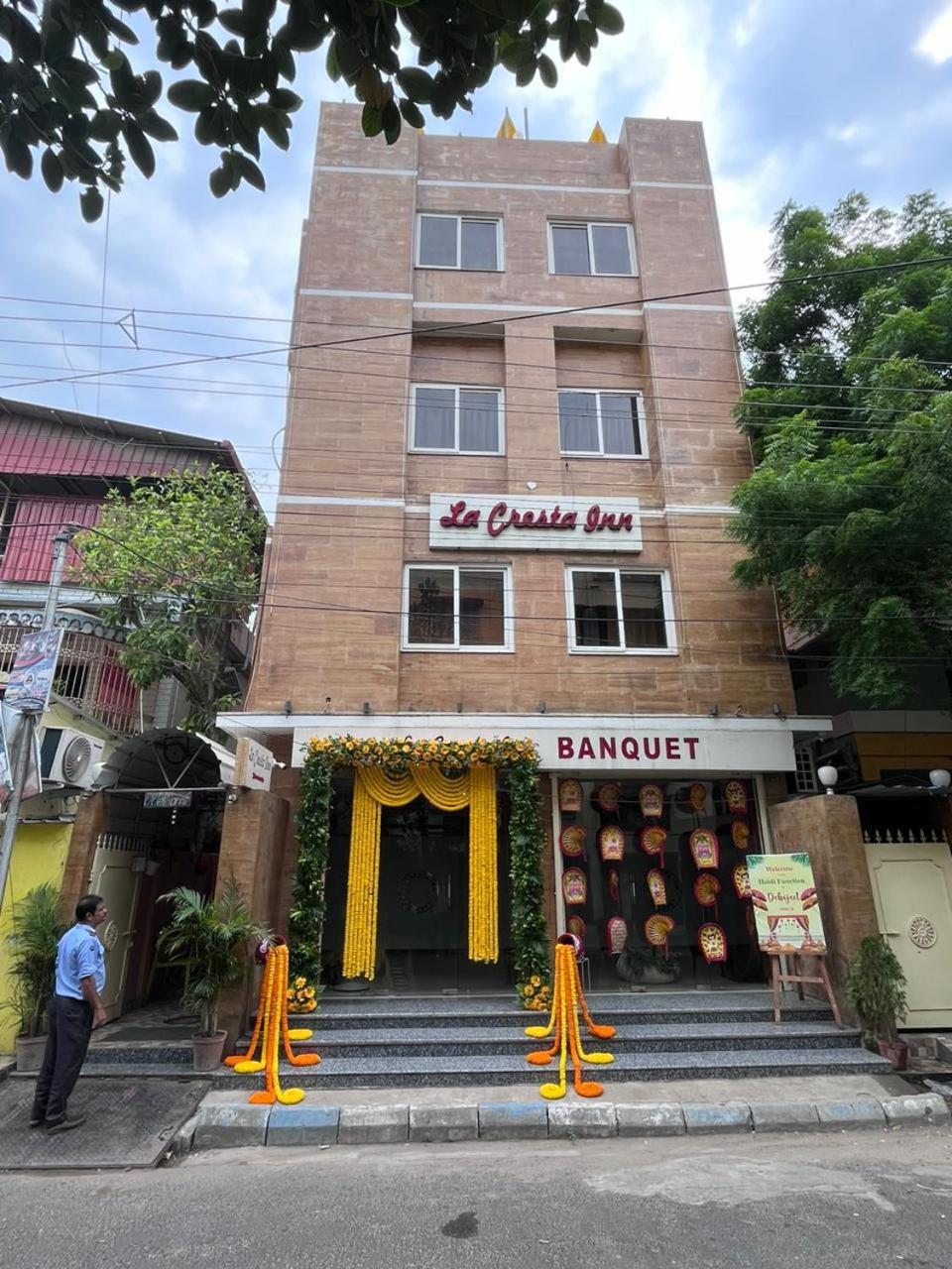 La Cresta Inn Kolkata Exterior photo