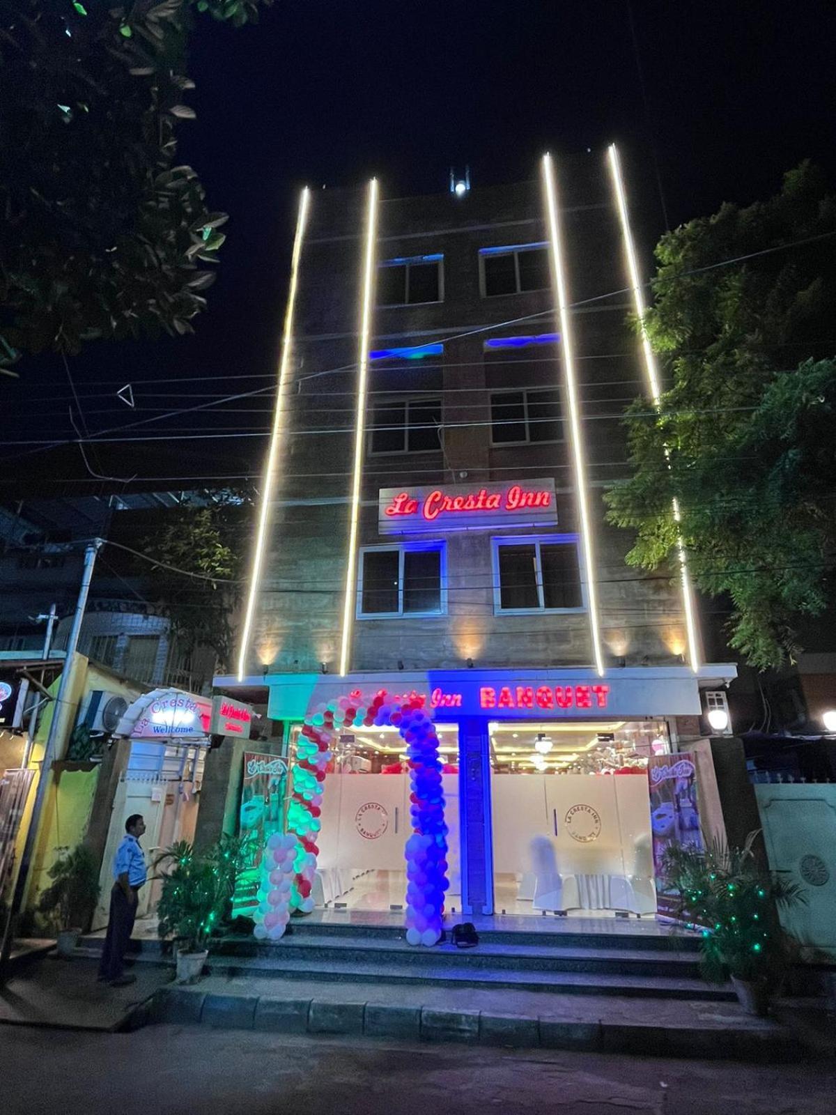 La Cresta Inn Kolkata Exterior photo